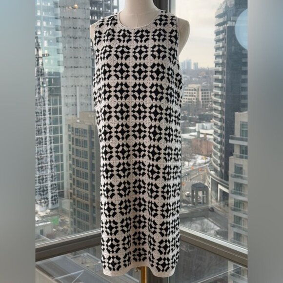 🆕 FARM Rio 🧿 NWOT Patch Crochet Black & White Monochrome Mini Dress - Size XL - Picture 1 of 15